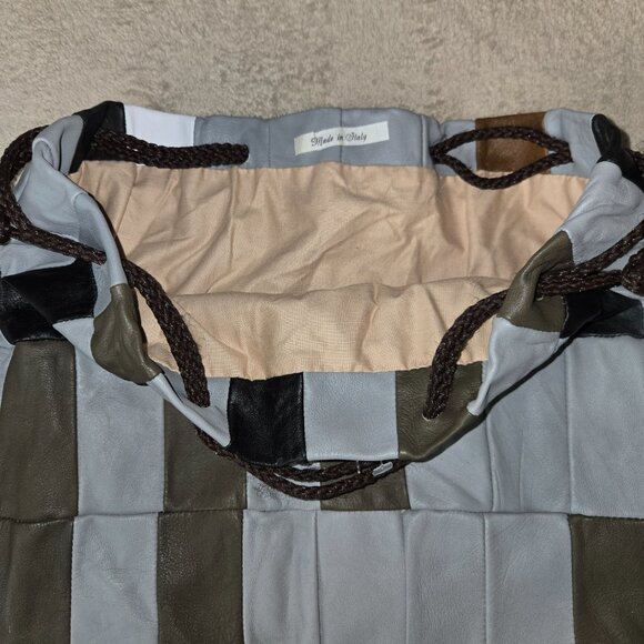 Vintage artisanal patchwork leather drawstring bag, made in Italy - Picture 3 of 9